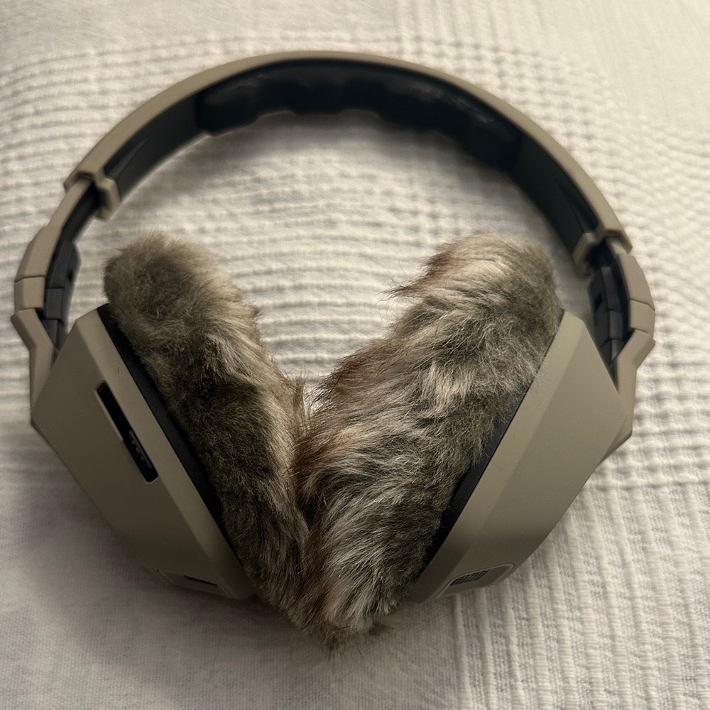 Skullcandy Over-Ear Headphones - Tan with Fur Cushions